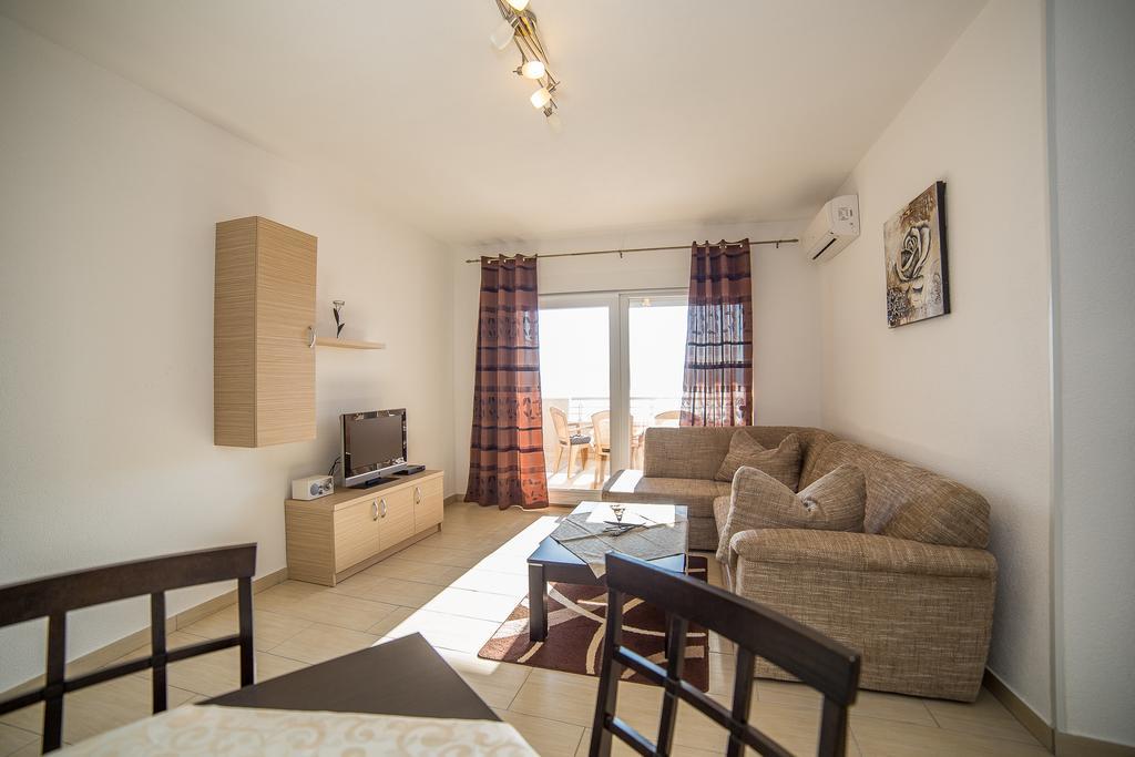 Apartments Kati Omiš Eksteriør bilde