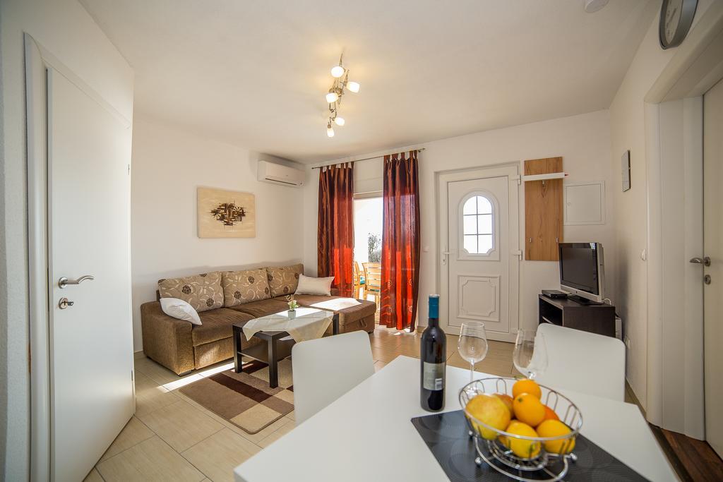 Apartments Kati Omiš Eksteriør bilde